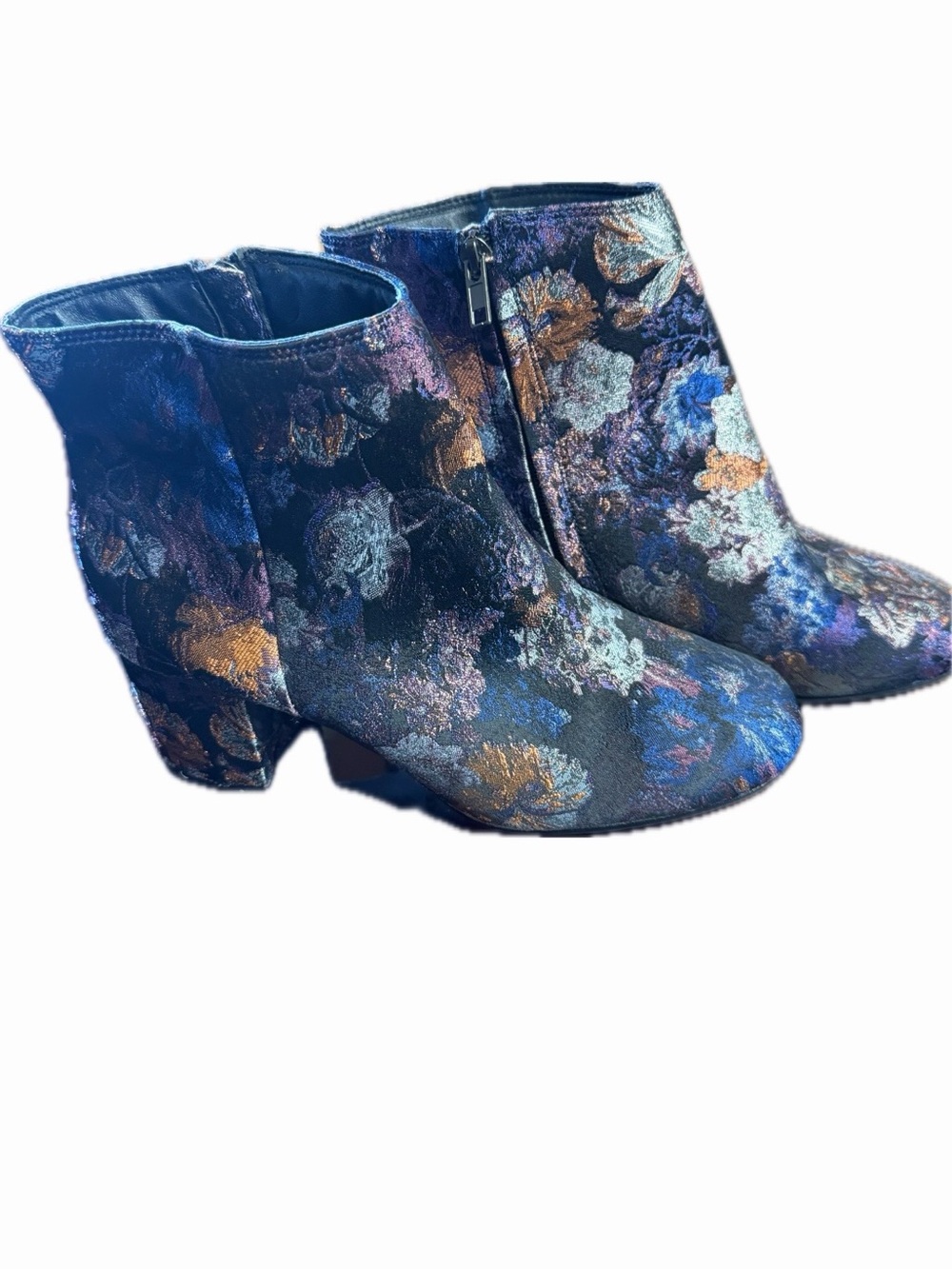 Zigi Soho Nydia size 9.5 floral boot side zipper